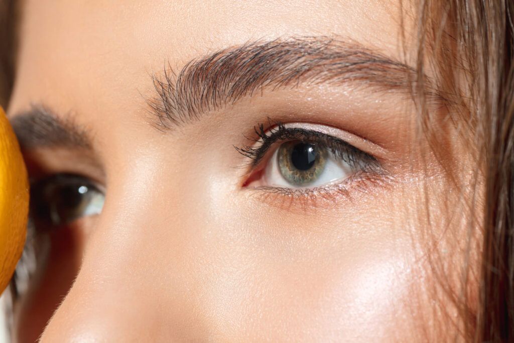 ojos de mujer rasgados